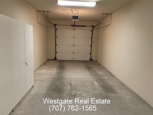 Building Photo - 180 Rock Rose Ln