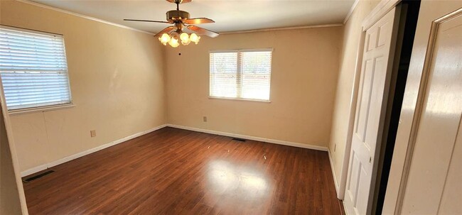 Foto del edificio - 6105 Belle Drive