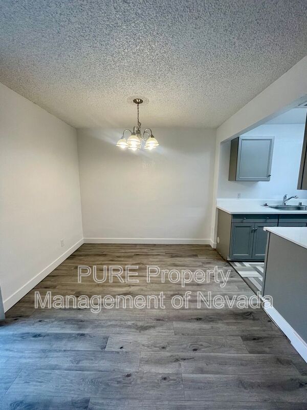 Building Photo - 3538 Villa Knolls N Dr