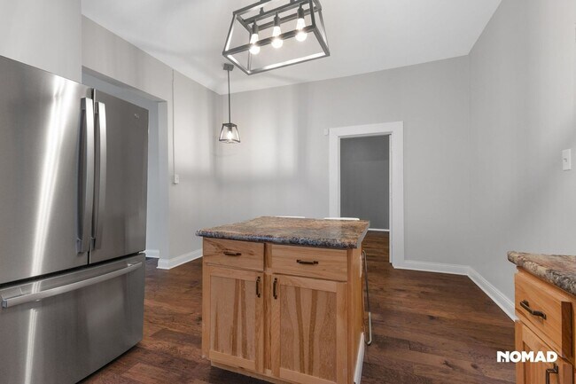 Foto del edificio - Spacious 5BR House in Indianapolis (Founta...