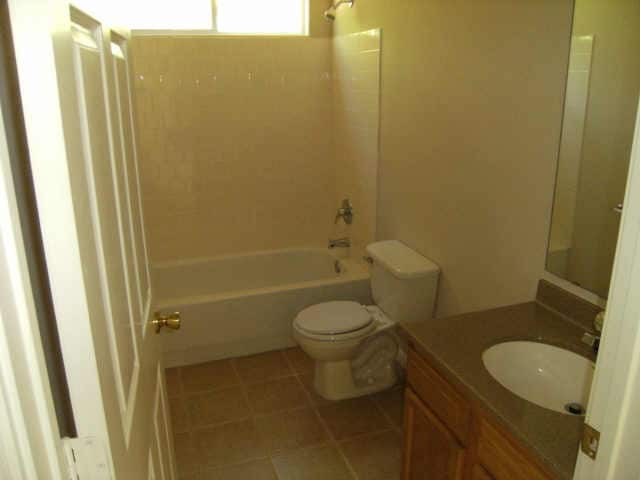 Building Photo - 174 E Sunset Dr