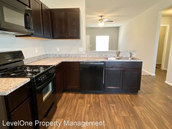 Building Photo - 4 br, 2 bath House - 3525 SE 95th St