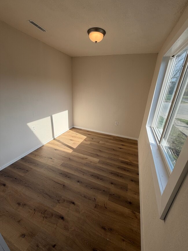 Foto del edificio - 511 E Harrison St