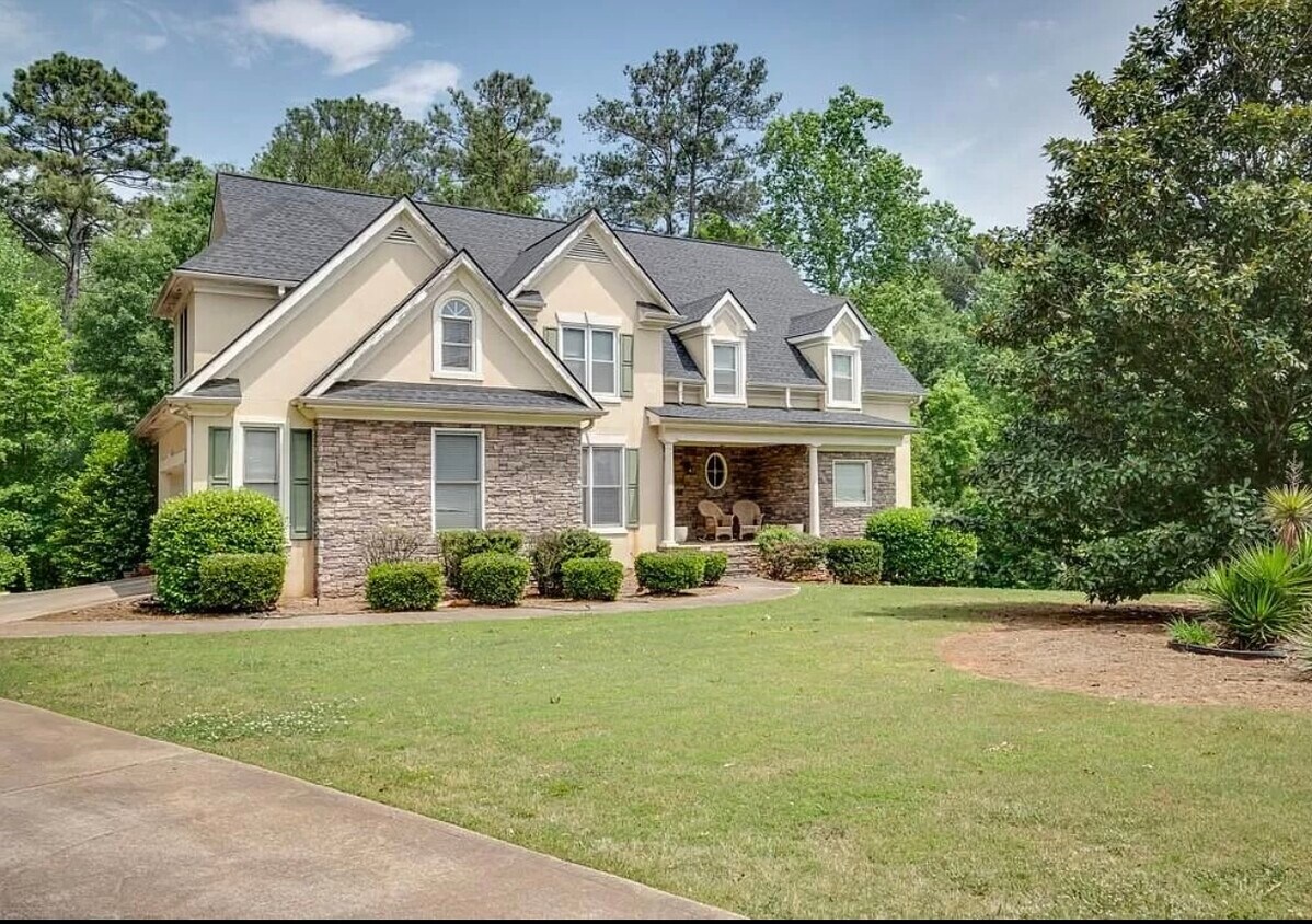 Front of house - 2305 Lochinver Ln SW