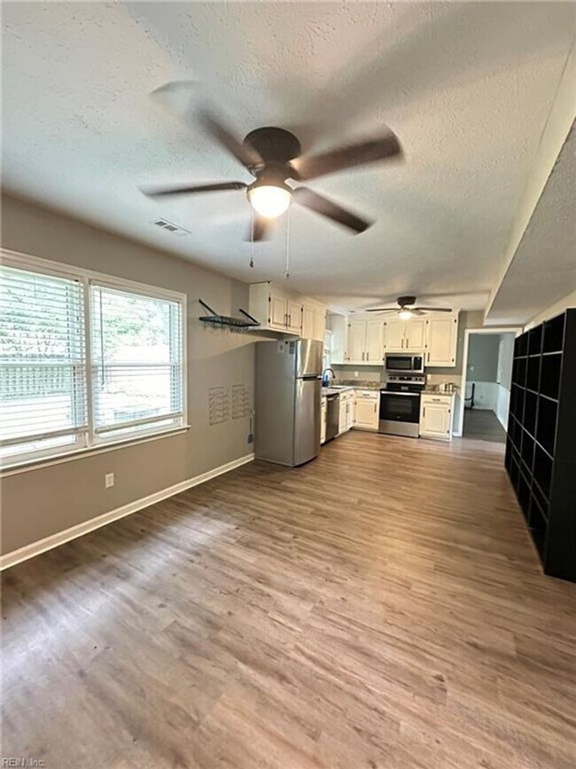 Foto del edificio - 3 BED 2.5BA SINGLE FAMILY HOME