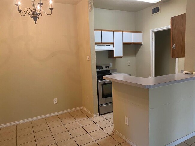 Foto del edificio - 17708 Dickerson St