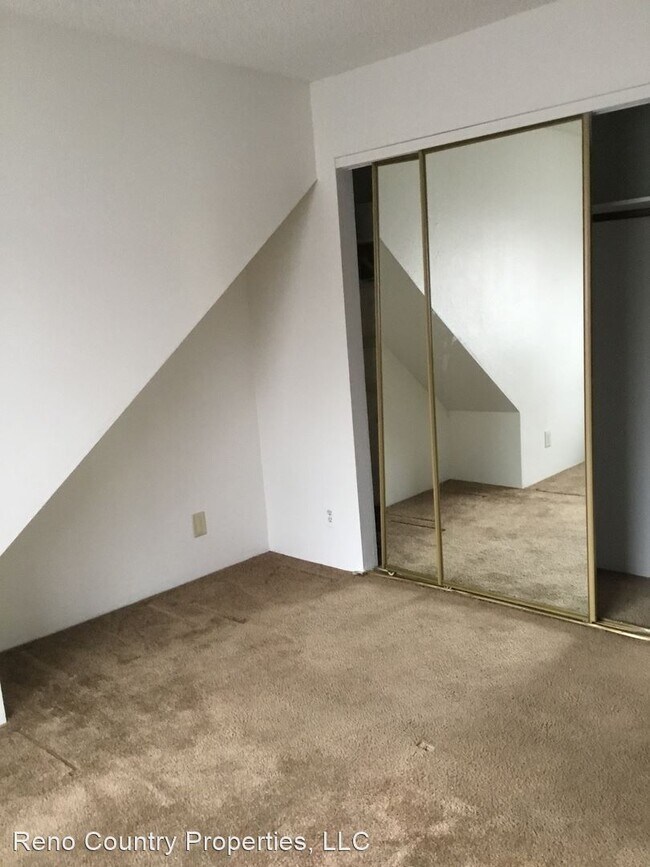 Building Photo - 1 br, 1 bath House - 1015 Locust Unit A