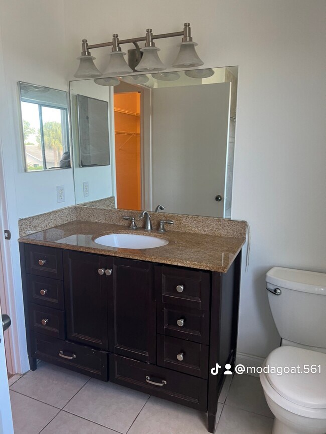 Building Photo - 5652 Strawberry Lakes Cir