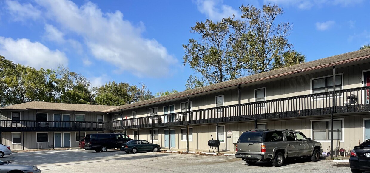 119 Thomason Ave Unit 4, Daytona Beach, FL 32117 Apartment for Rent