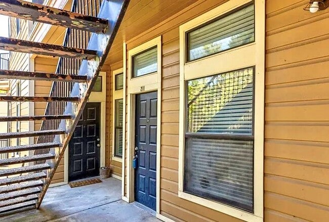 Building Photo - 2802 Nueces St