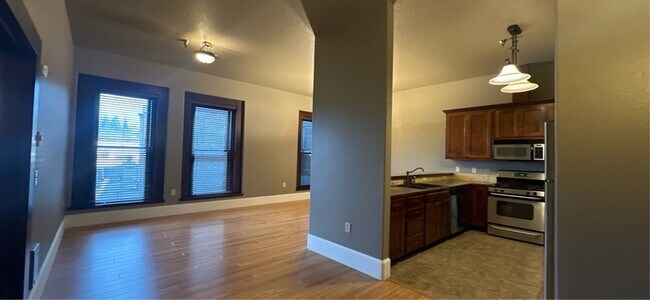 Foto del edificio - 201 E Main St