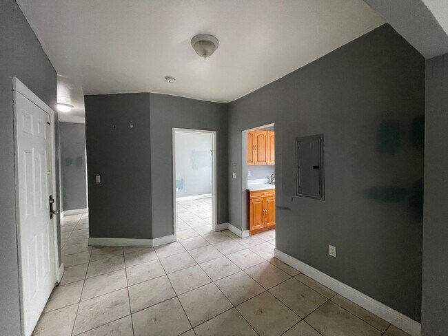 Foto del edificio - 441 NW 25th Ave