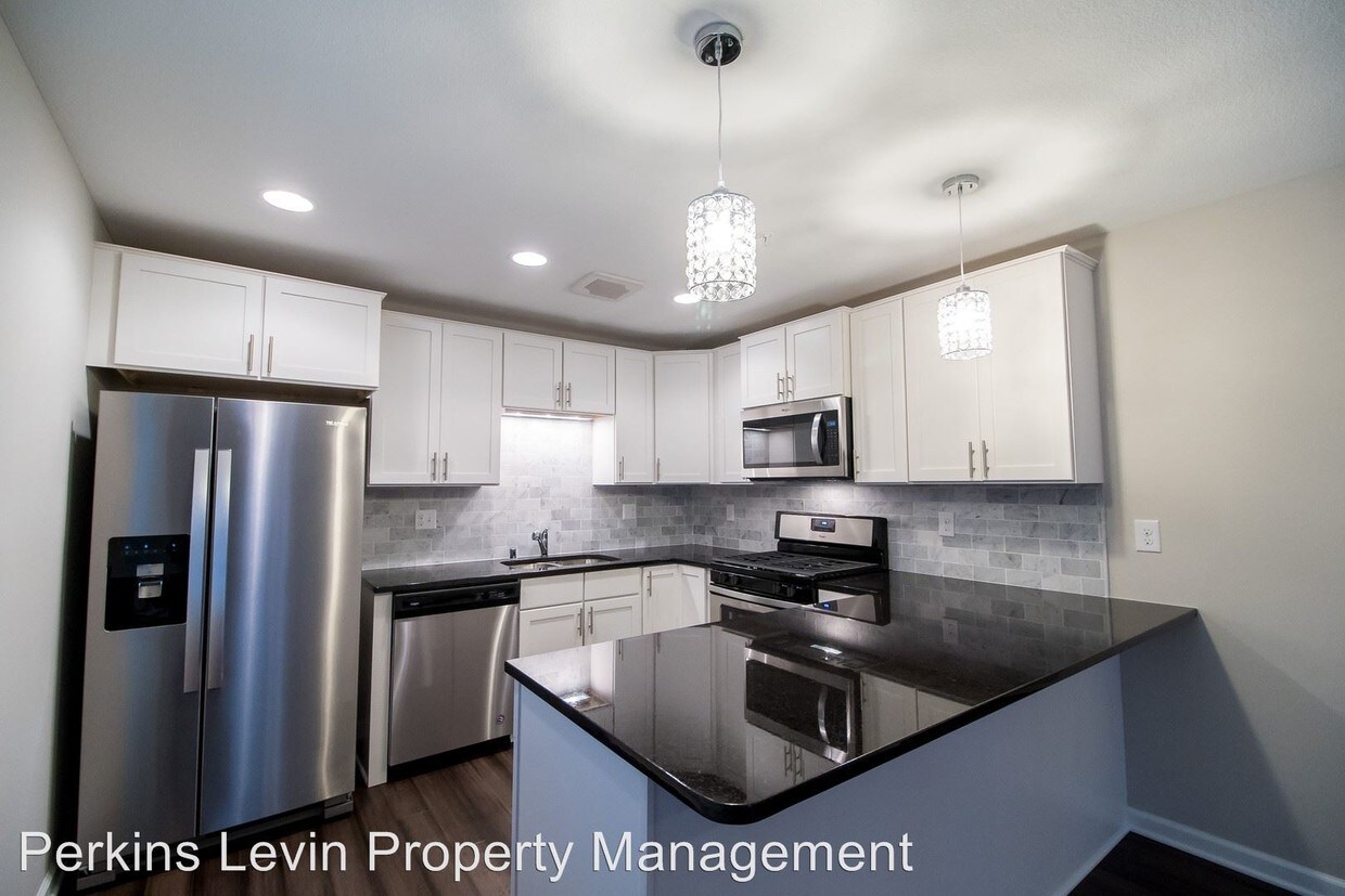 Foto principal - 2449 Lyndale Ave S
