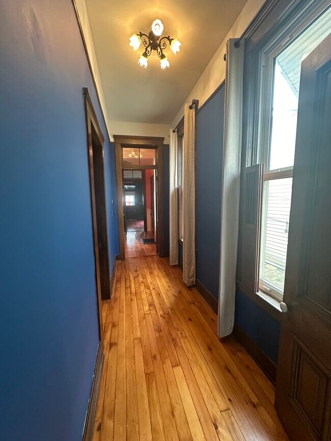 Foto del edificio - Charming 3BR/2.5BA Home For Rent in Highla...