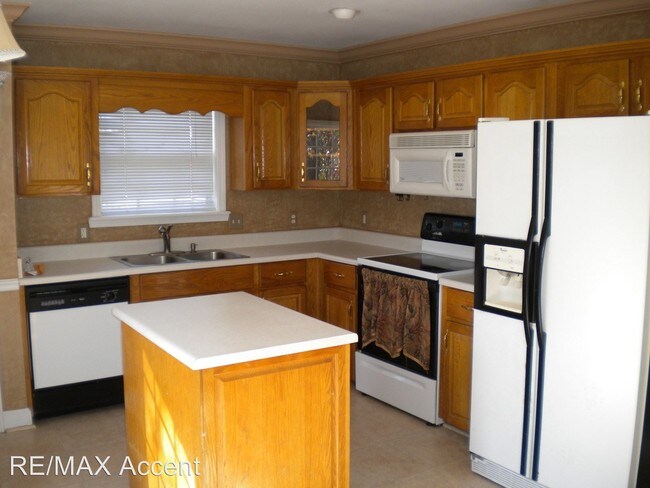 Foto del edificio - 4 br, 2 bath House - 10 Heron View Court