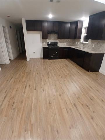 Foto del edificio - 729 Oak Landing Cir