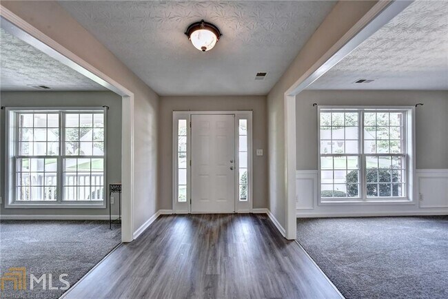 Building Photo - 1483 Great Shoals Cir SE