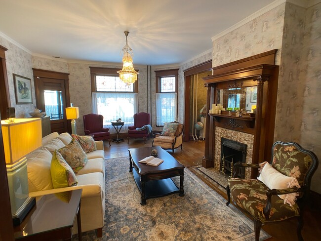 Foto del edificio - 609 W Fountain St