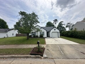 Building Photo - 909 Chigwell Rd