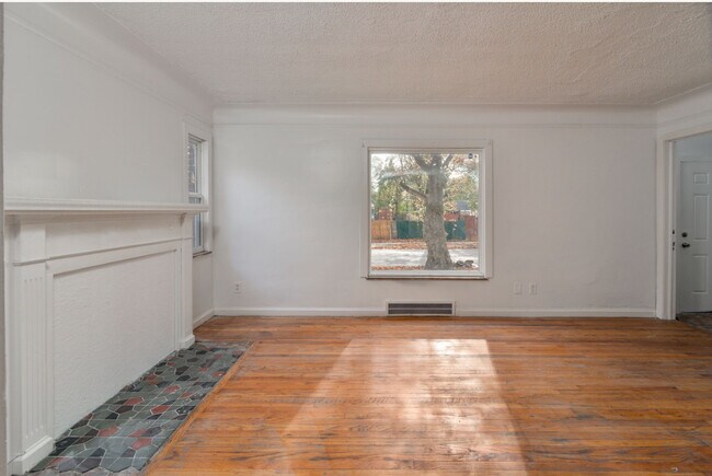 Foto del edificio - 15411 Seymour St