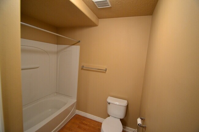 Building Photo - 6846 Clayton Ridge Way