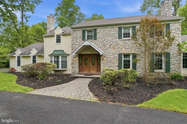 Building Photo - 1316 Heller Dr