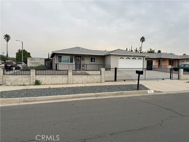 Building Photo - 428 E Montrose St