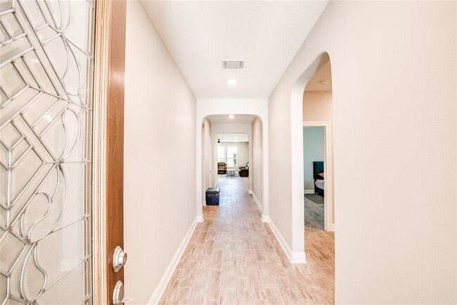 Building Photo - 817 Desaix Dr