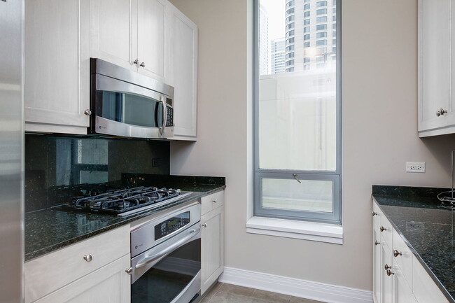Foto del edificio - 600 N Lake Shore Dr