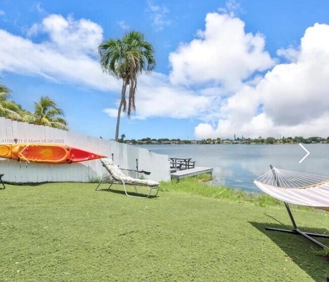 Foto del edificio - 2421 SW 58th Manor