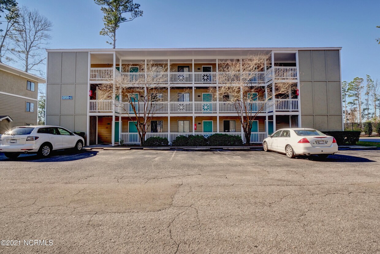 Foto principal - 4750 Seahawk Sq