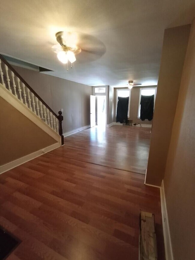 Livingroom - 157 Walnut Ave