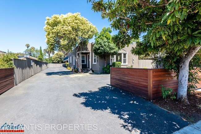 Foto del edificio - 440 Roosevelt Ave