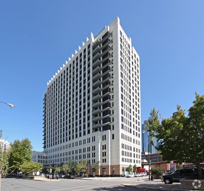 Building Photo - Vision on State