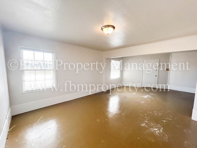 Foto del edificio - 2200 Country Club Rd