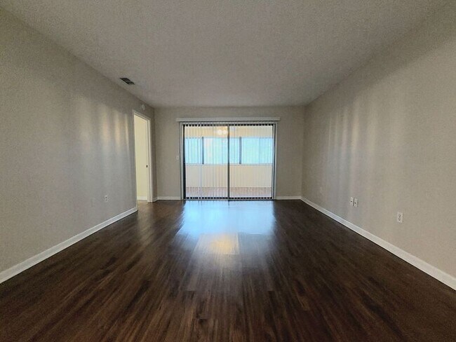 Foto del edificio - 6128 Topher Trail