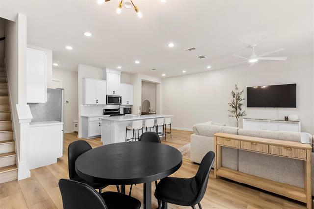 Foto del edificio - 8305 Oxalis Ln