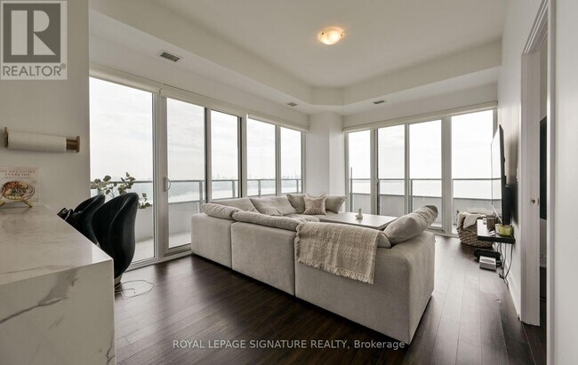 Building Photo - 20-4120 Shore Breeze Dr