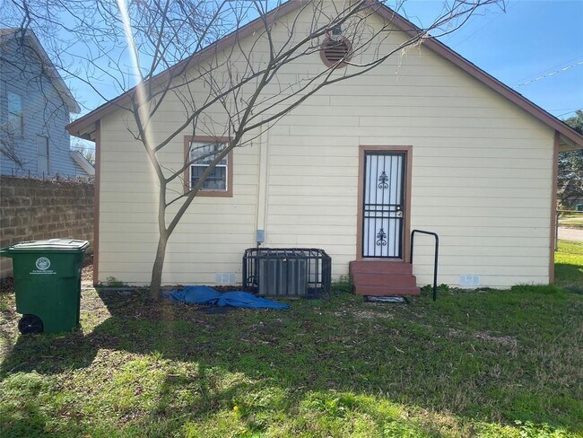 Building Photo - 4503 Sumpter St