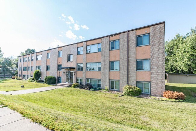 Foto del edificio - Available September! - 1 Bed 1 Bath Apartment
