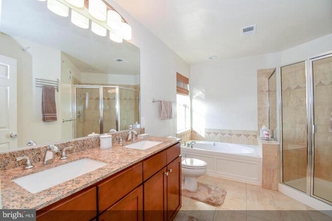 Building Photo - 15260 Rosemont Manor Dr