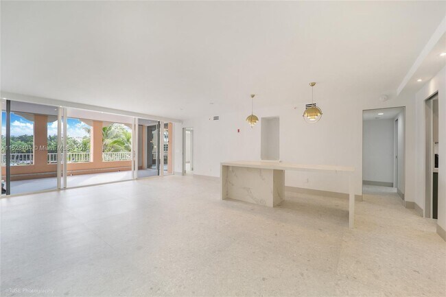 Building Photo - 737 Crandon Blvd