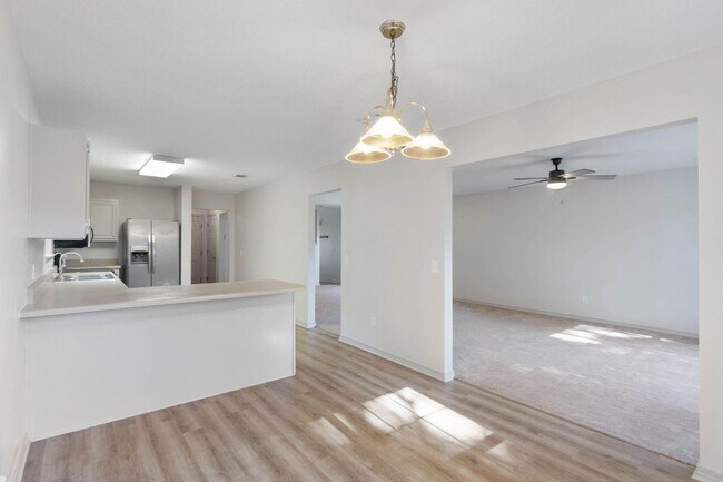 Foto del edificio - Turn-Key 3 Bed, 2.5 Bath Two-Story Home – ...