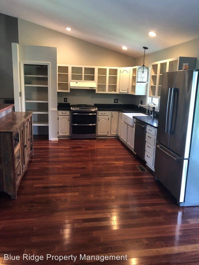 Foto del edificio - 3 br, 2 bath House - 3600 Crest Road