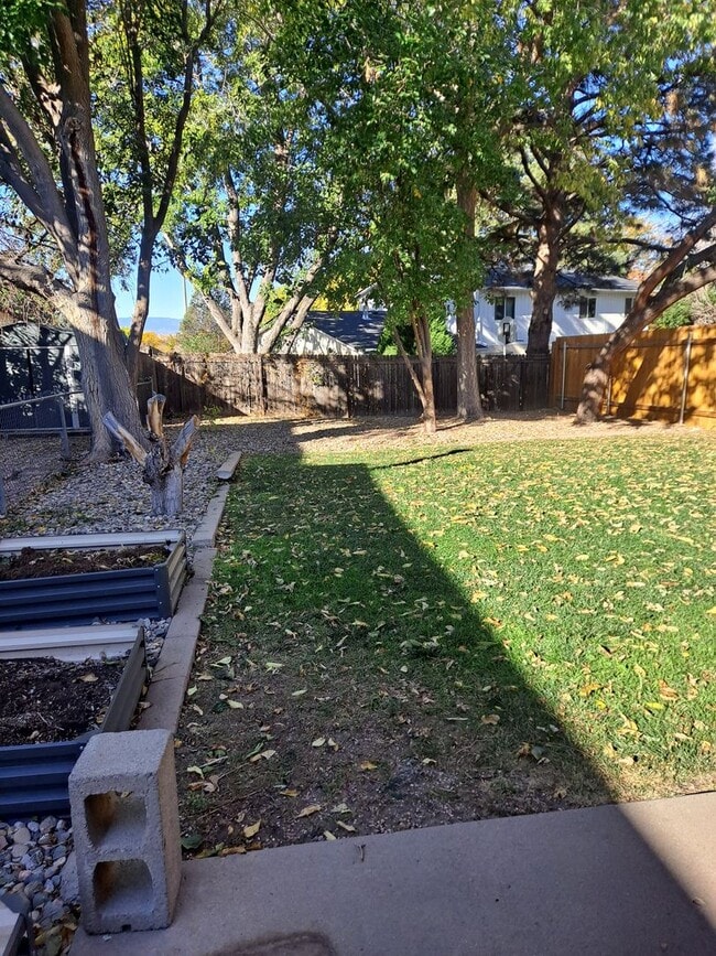 Building Photo - 936-10 Molello   #25-27 Villa Drive