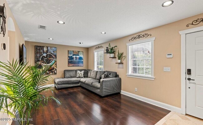 Foto del edificio - 4807 Evenlode Ln
