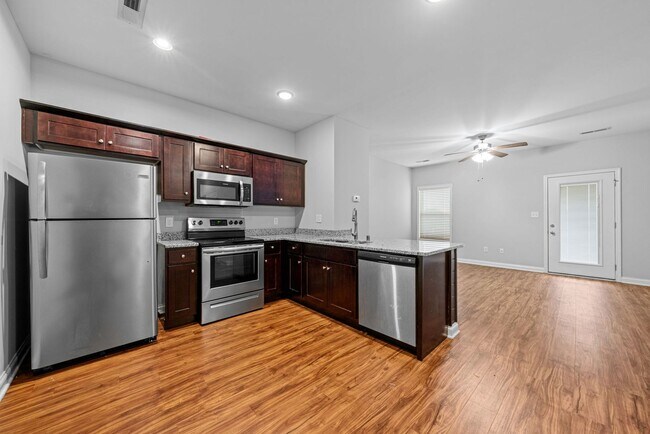 Foto del edificio - 1592 Collegeview Dr