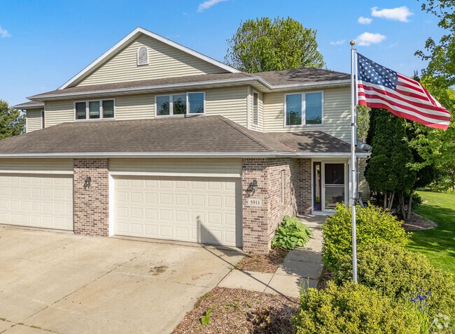 Building Photo - 5911 E Open Meadow