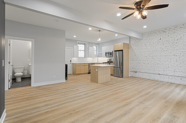 Building Photo - 1245 W Morse Ave