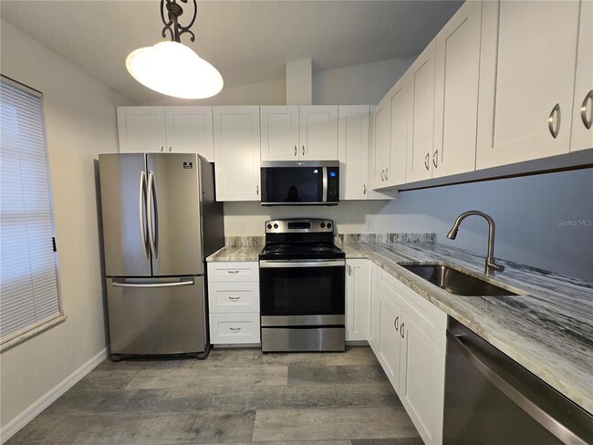 Building Photo - 6431 Drexel Dr